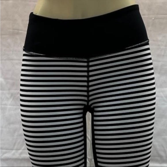 Zella Black/White Cropped Leggings - Picture 2 of 2